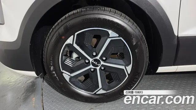 Kia Niro Prestige — Фото автомобиля 4