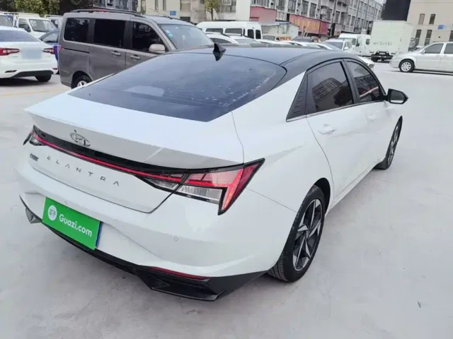 Hyundai Elantra — Фото автомобиля 6