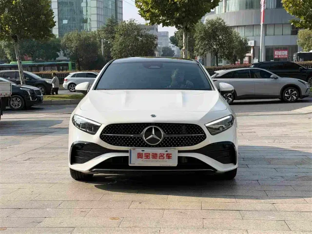Mercedes-Benz A-Class — Фото автомобиля 2