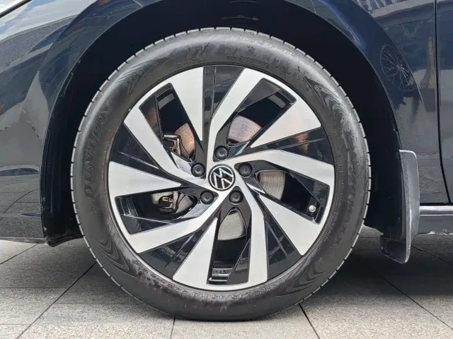 Volkswagen Passat — Фото автомобиля 8