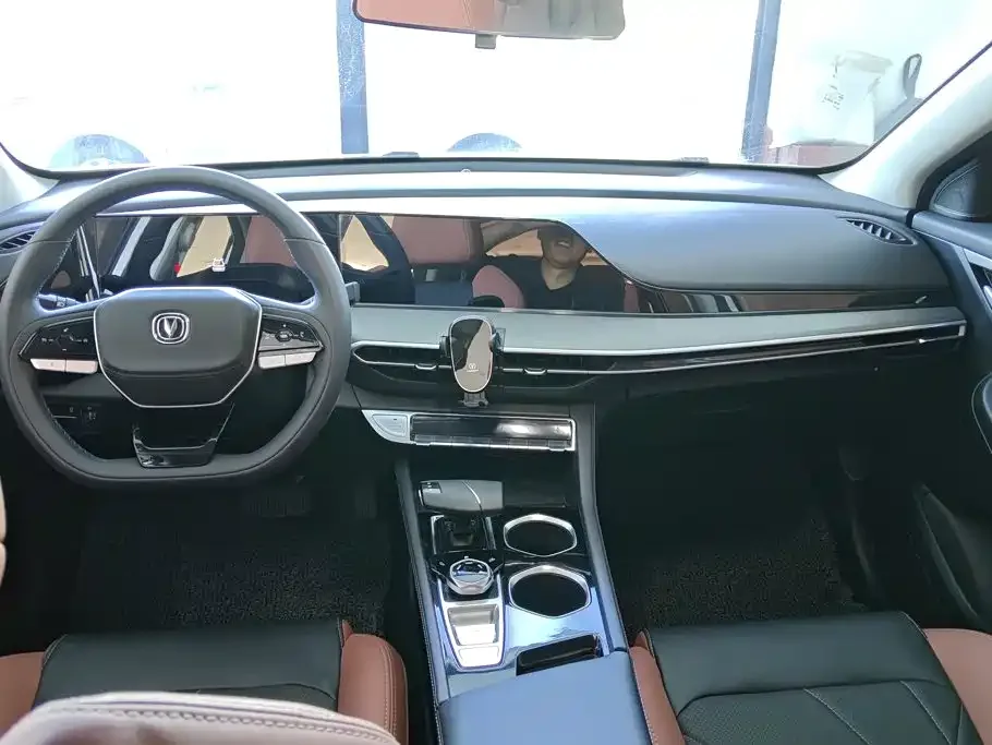 Changan Eado 2023 Enjoy Edition PLUS Blue Whale NE 1.4T GDI DCT Premium Edition — Фото автомобиля 12