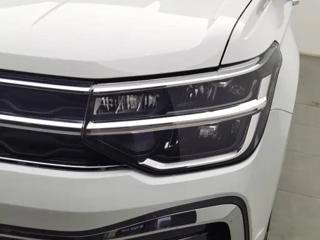 Volkswagen Tharu — Фото автомобиля 7