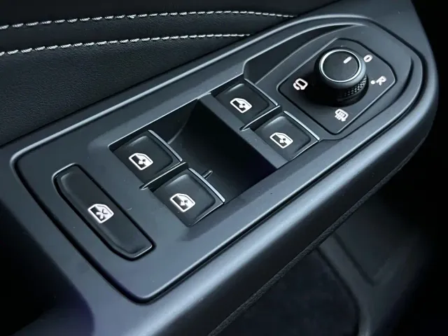Volkswagen Golf — Фото автомобиля 13