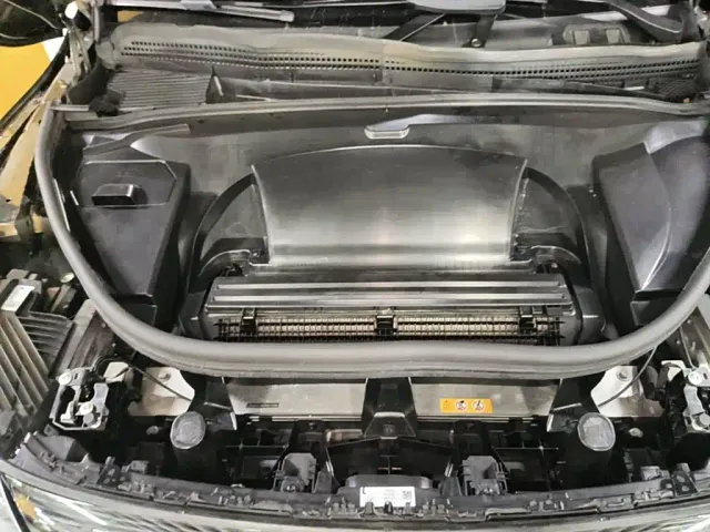 Mercedes-Benz EQE SUV — Фото автомобиля 3