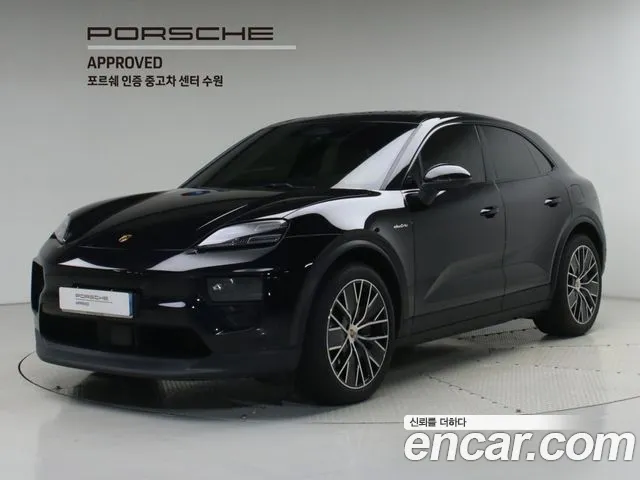 Фотография автомобиля — Porsche Macan Electric