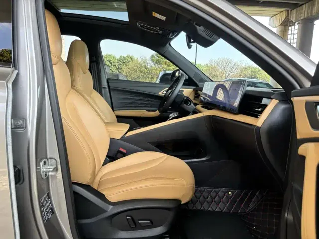 Roewe RX5 — Фото автомобиля 24