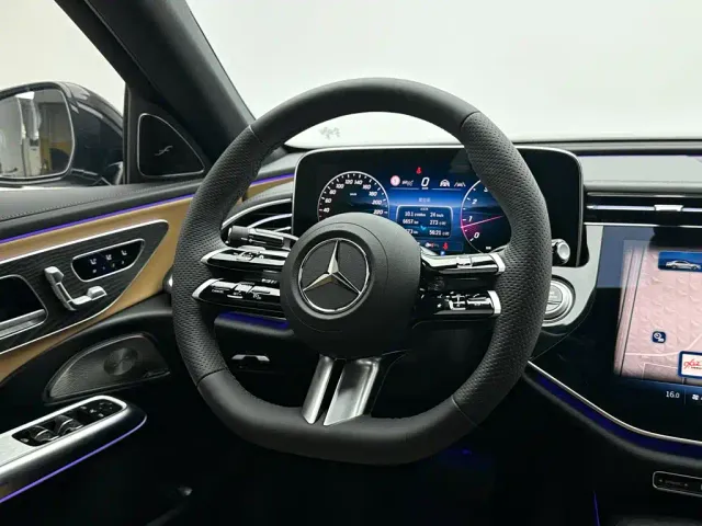 Mercedes-Benz E-Class — Фото автомобиля 21