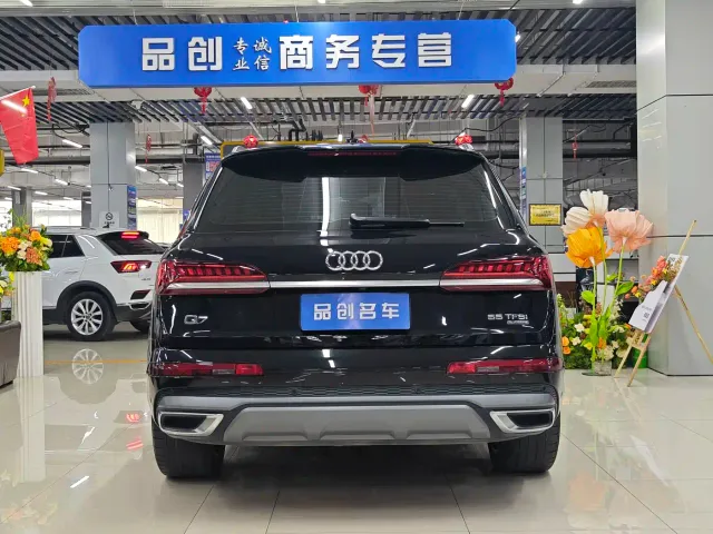 Audi Q7 — Фото автомобиля 8