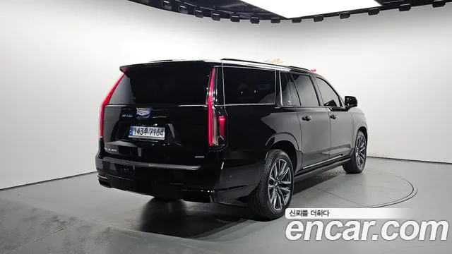 Cadillac Escalade Generation 5 — Фото автомобиля 2