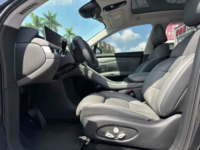 IM Motors LS6 — Фото автомобиля 20
