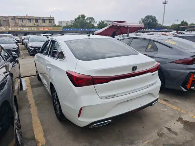 Changan Eado — Фото автомобиля 14