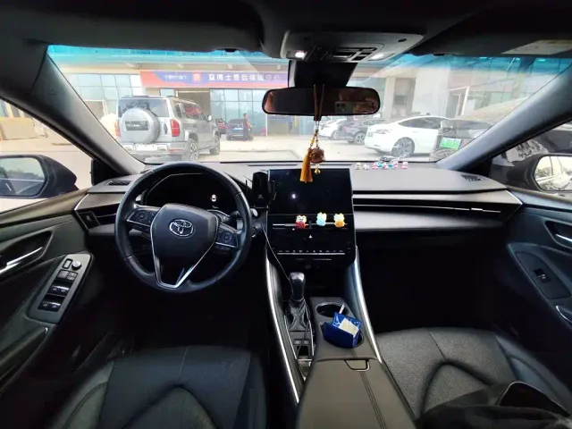 Toyota Avalon — Фото автомобиля 5