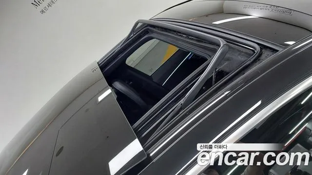 Mercedes-Benz E-Class — Фото автомобиля 12