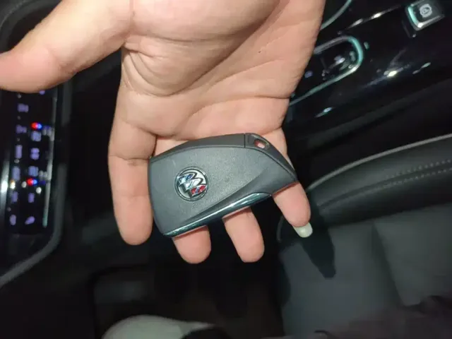 Buick Envision Plus — Фото автомобиля 8