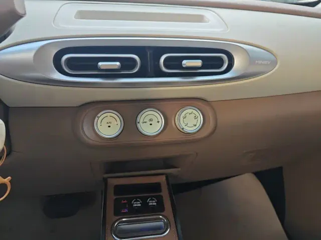 Wuling Hongguang Mini EV — Фото автомобиля 12