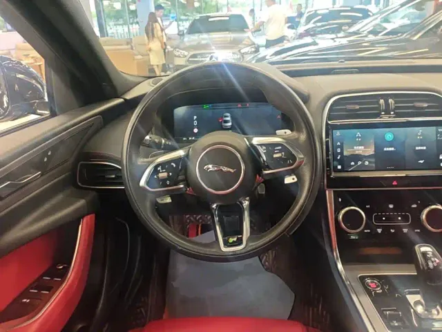 Jaguar XEL — Фото автомобиля 10