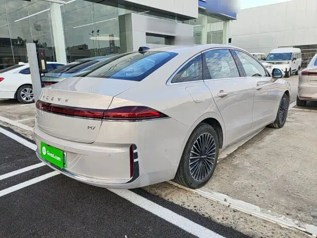 Roewe M7 DMH — Фото автомобиля 6