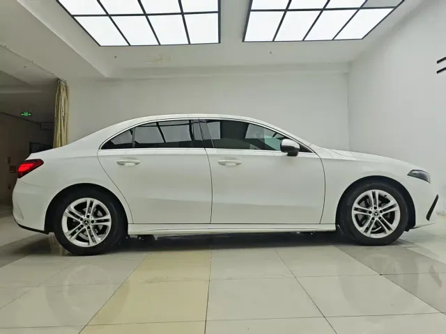 Mercedes-Benz A-Class — Фото автомобиля 4