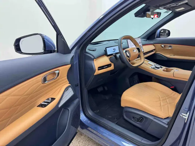 Geely Galaxy Galaxy Starship 7 EM-i 2025 120km Navigation Edition — Фото автомобиля 11