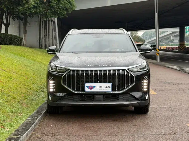 Jetour X70 Plus — Фото автомобиля 2