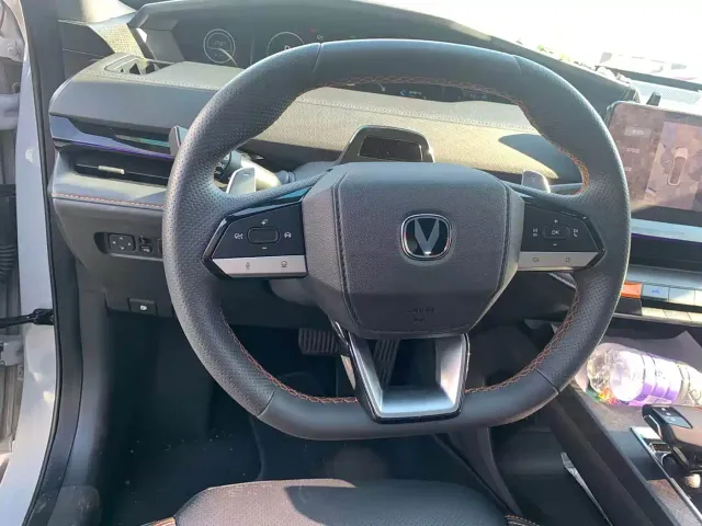 Changan Changan UNI-V 2022 1.5T Premium Model — Фото автомобиля 7