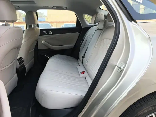 Geely Galaxy Stellar 6 — Фото автомобиля 16
