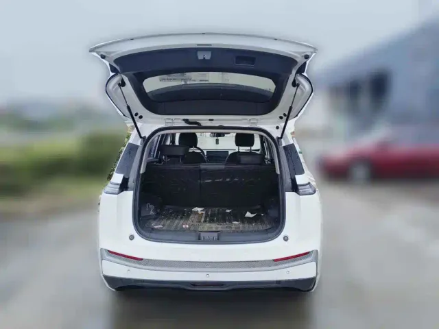 GAC Aion Y — Фото автомобиля 5