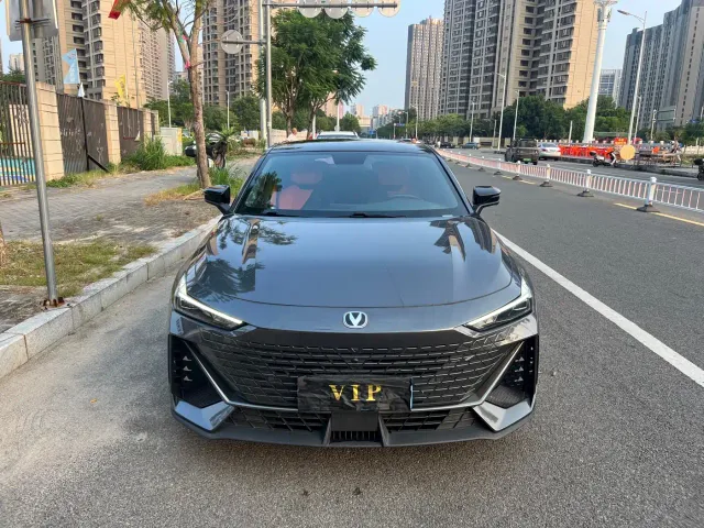 Changan UNI-V — Фото автомобиля 2