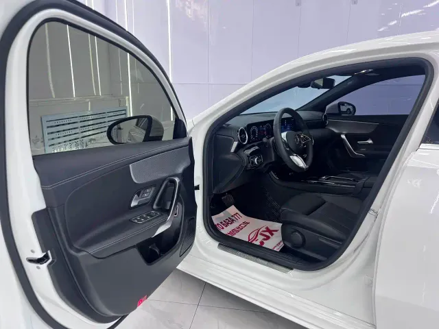Mercedes-Benz A-Class — Фото автомобиля 7