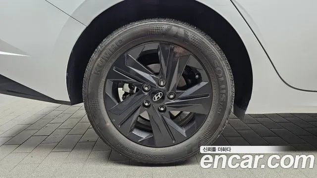 Hyundai Avante CN7 — Фото автомобиля 5