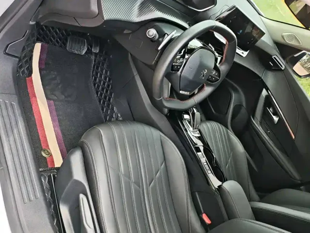 Peugeot 2008 — Фото автомобиля 9