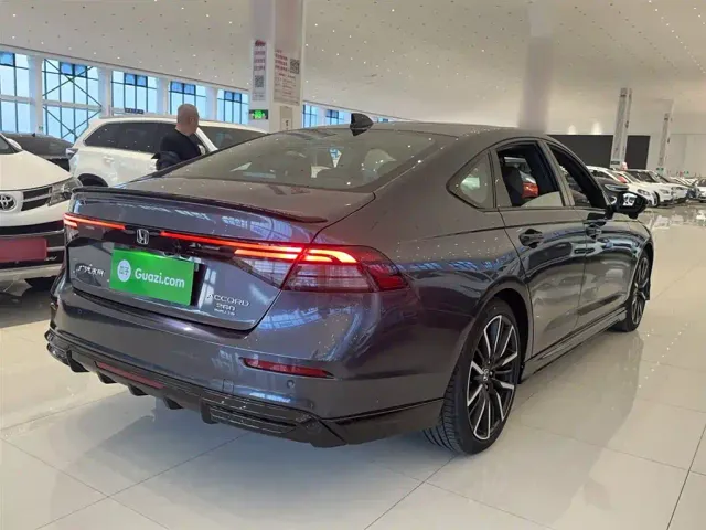 Honda Accord — Фото автомобиля 10