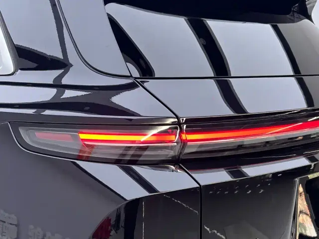 Li Auto L7 — Фото автомобиля 11