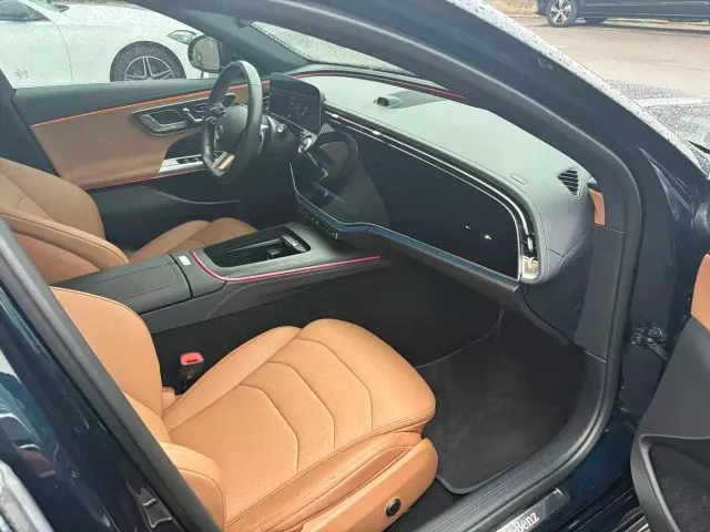 Mercedes-Benz E-Class — Фото автомобиля 2
