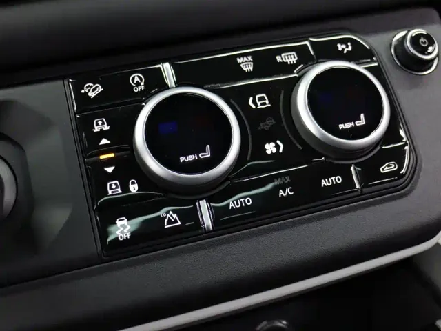 Land Rover Defender — Фото автомобиля 25