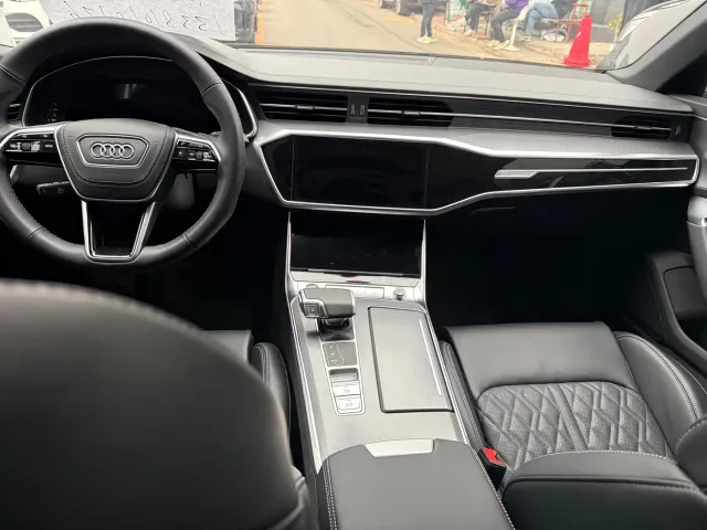 Audi A6L — Фото автомобиля 13