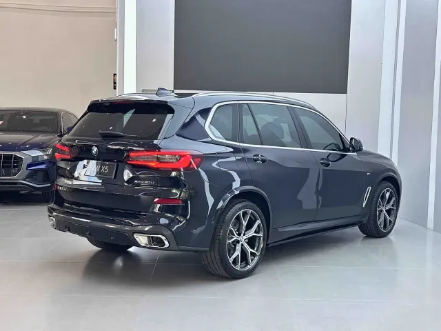 BMW X5 — Фото автомобиля 3