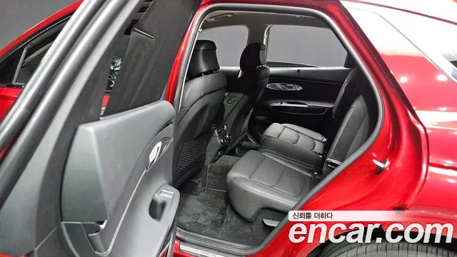 Genesis GV70 2.5T Бензин 2WD — Фото автомобиля 17
