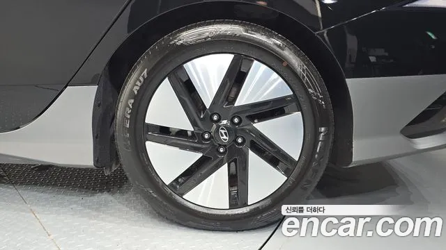 Hyundai Ioniq 6 — Фото автомобиля 21