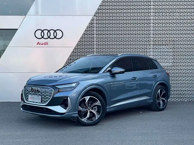 Фотография автомобиля — Audi Q4 e-tron