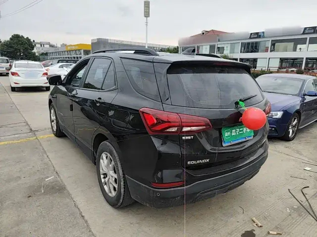 Chevrolet Equinox — Фото автомобиля 4