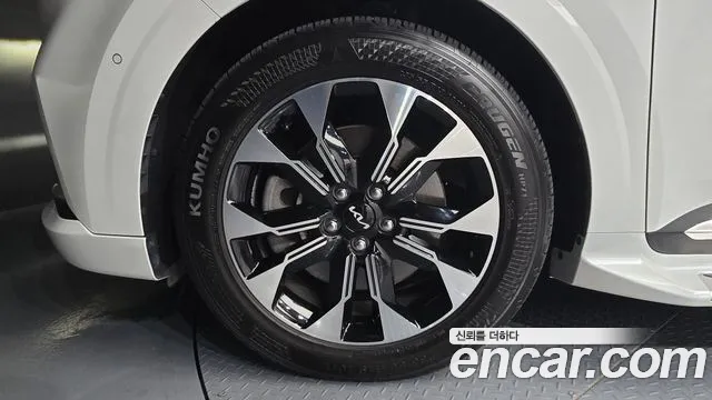 Kia Canival Carnival 4 поколение Бензин 7 мест Hi-Limousine — Фото автомобиля 5