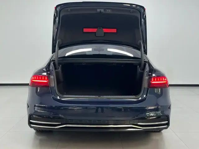 Audi A7L — Фото автомобиля 24