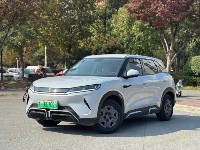 Фотография автомобиля — BYD Yuan UP