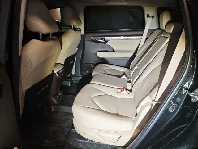 Toyota Highlander — Фото автомобиля 14