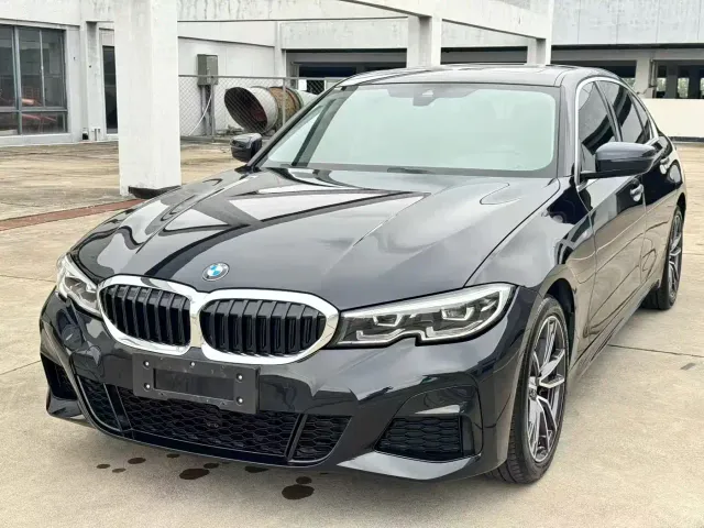 Фотография автомобиля — BMW 3 Series