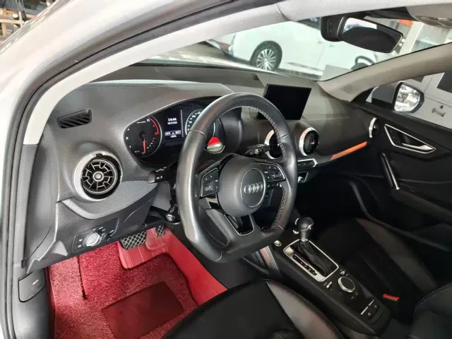 Audi Q2L — Фото автомобиля 7