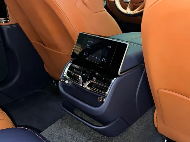 Bentley Flying Spur — Фото автомобиля 10