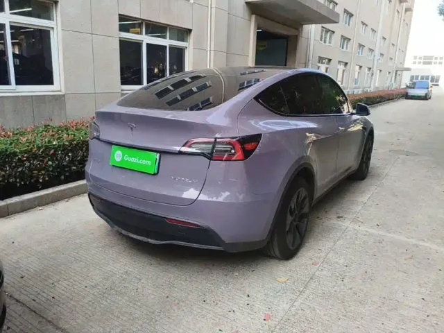 Tesla Model Y — Фото автомобиля 6