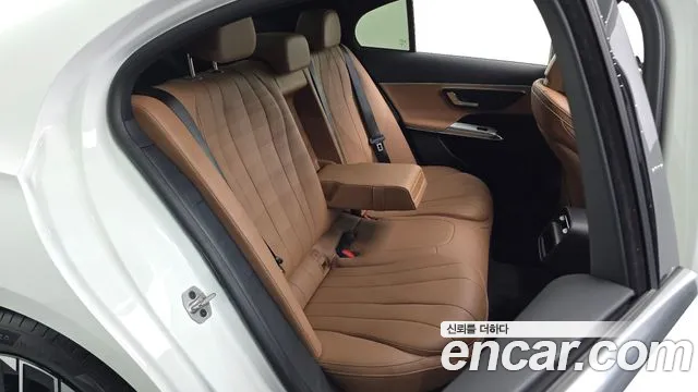Mercedes-Benz E-Class W214 — Фото автомобиля 16
